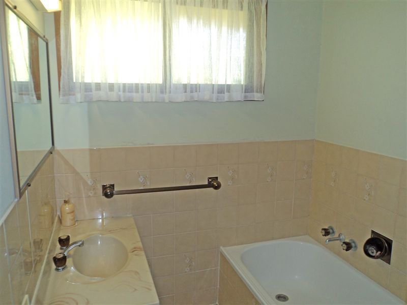 4 Roba Place, Ashmore QLD 4214