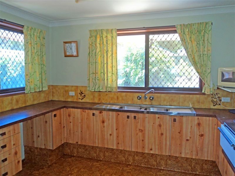 4 Roba Place, Ashmore QLD 4214