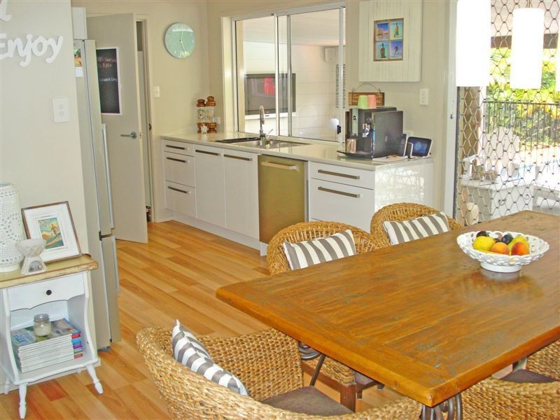 14 Canterbury Chase, Ashmore QLD 4214