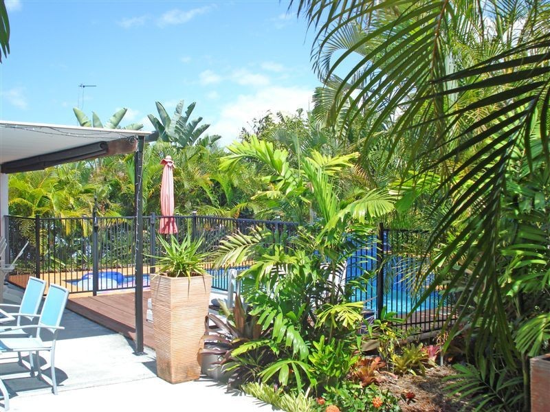 14 Canterbury Chase, Ashmore QLD 4214
