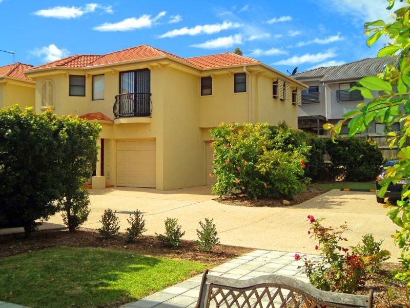 Ashmore QLD 4214