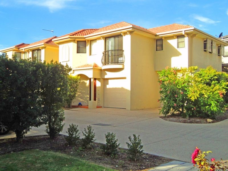 Ashmore QLD 4214