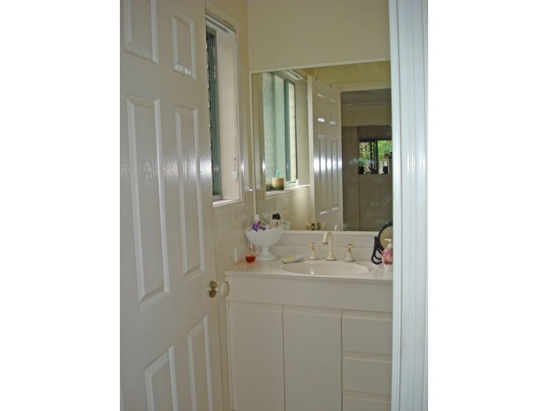 11 Pennsylvania Avenue, Varsity Lakes QLD 4227