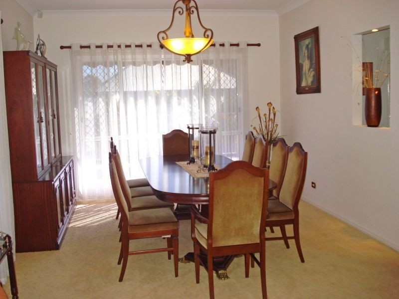 15 Forest Hills Ct, Parkwood QLD 4214