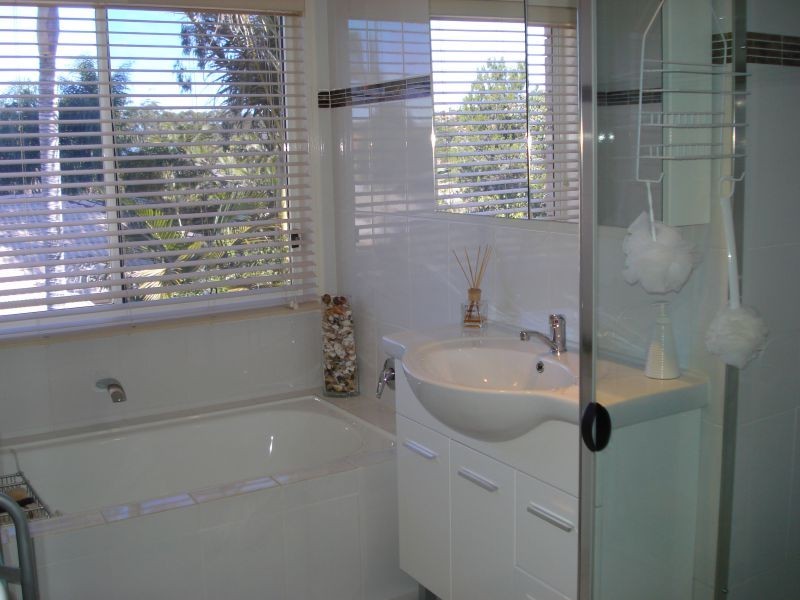 15 Forest Hills Ct, Parkwood QLD 4214