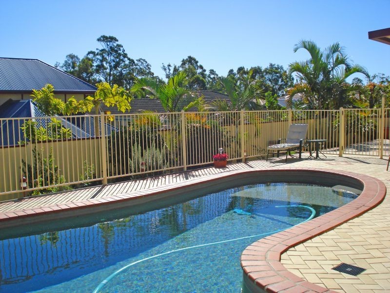 15 Forest Hills Ct, Parkwood QLD 4214