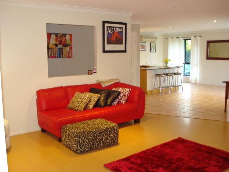 42 Sickle Avenue, Hope Island QLD 4212