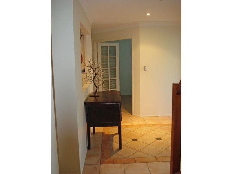 42 Sickle Avenue, Hope Island QLD 4212