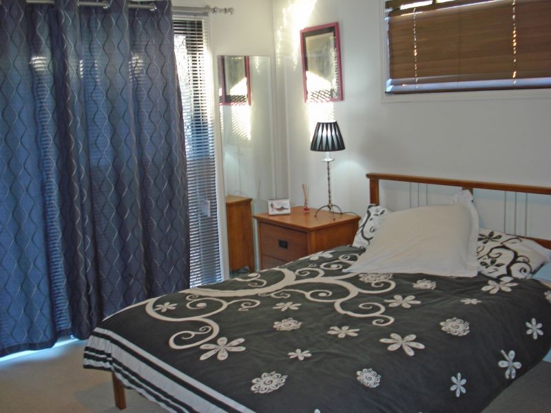 42 Sickle Avenue, Hope Island QLD 4212