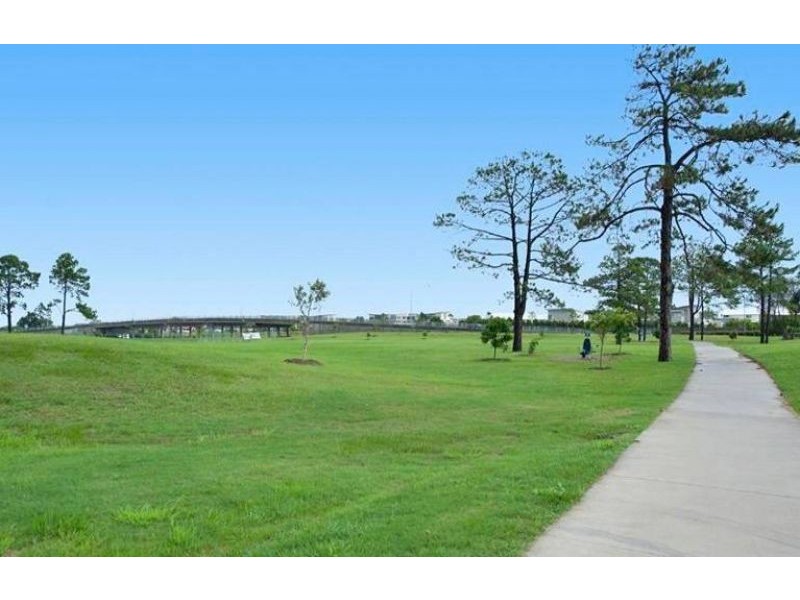 42 Sickle Avenue, Hope Island QLD 4212