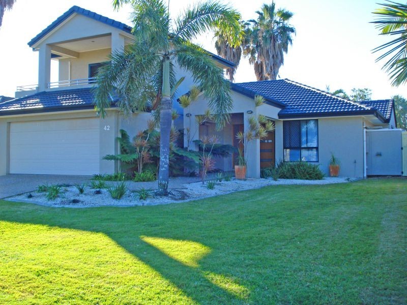 42 Sickle Avenue, Hope Island QLD 4212