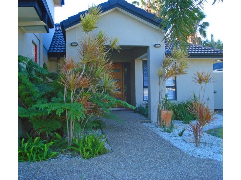 42 Sickle Avenue, Hope Island QLD 4212