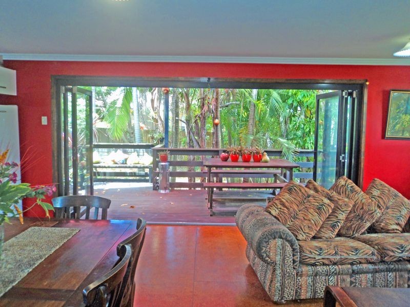 33 Binalong Drive, Ashmore QLD 4214