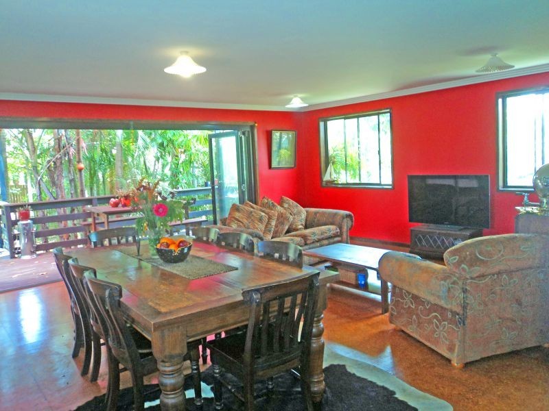 33 Binalong Drive, Ashmore QLD 4214