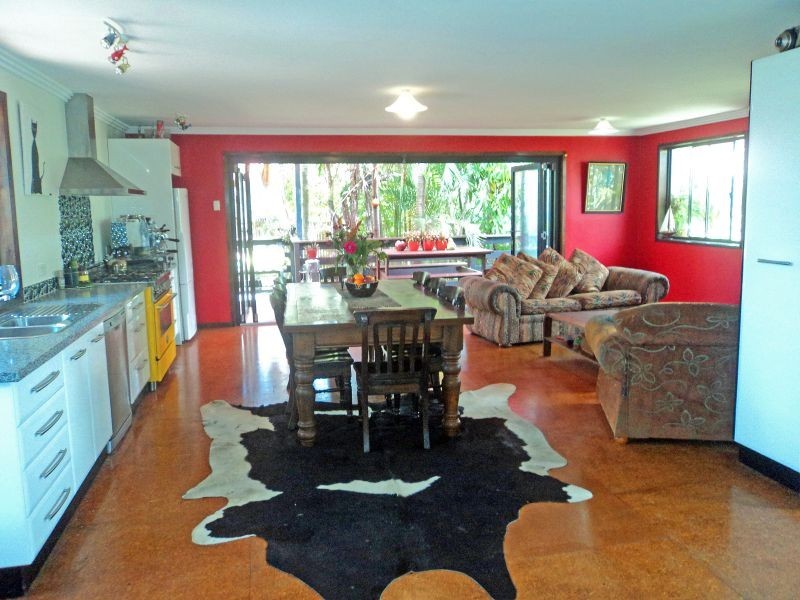 33 Binalong Drive, Ashmore QLD 4214