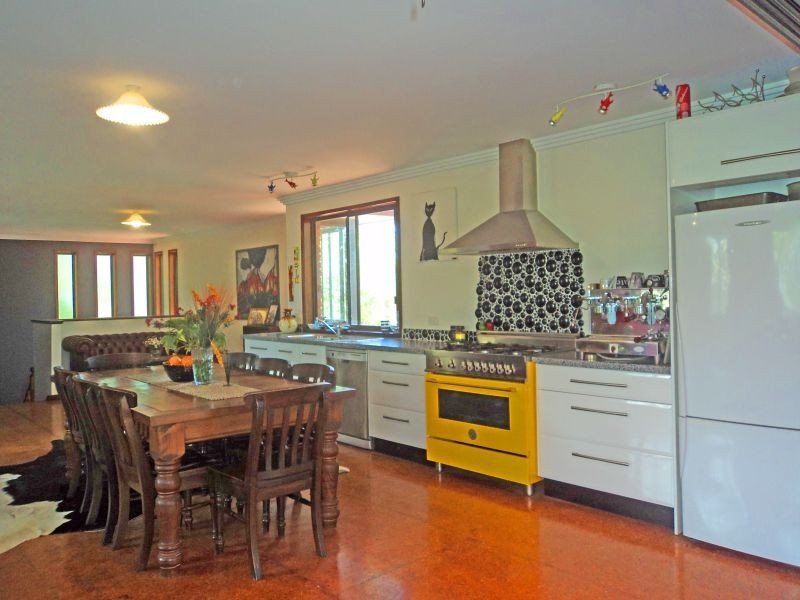 33 Binalong Drive, Ashmore QLD 4214