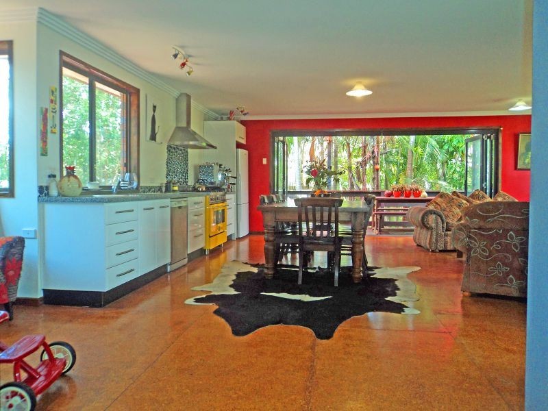 33 Binalong Drive, Ashmore QLD 4214