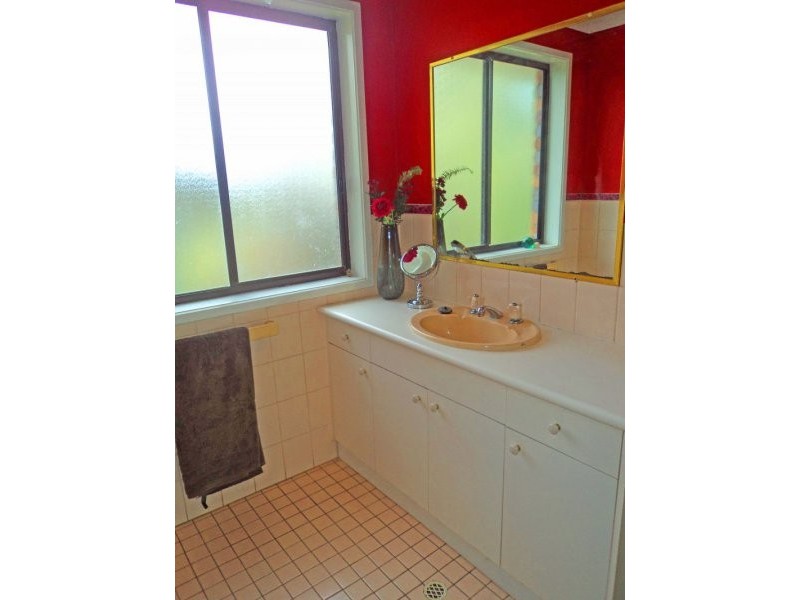 33 Binalong Drive, Ashmore QLD 4214