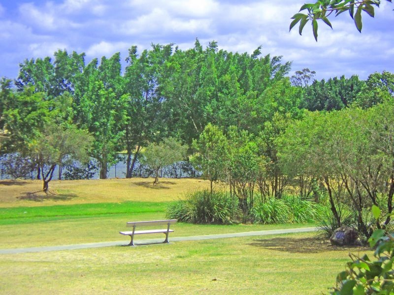 2/18 Galloway Drive, Ashmore QLD 4214