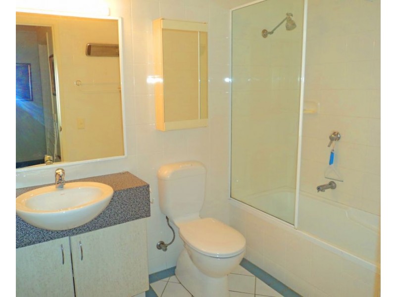 16/3 Bronberg Court, Southport QLD 4215