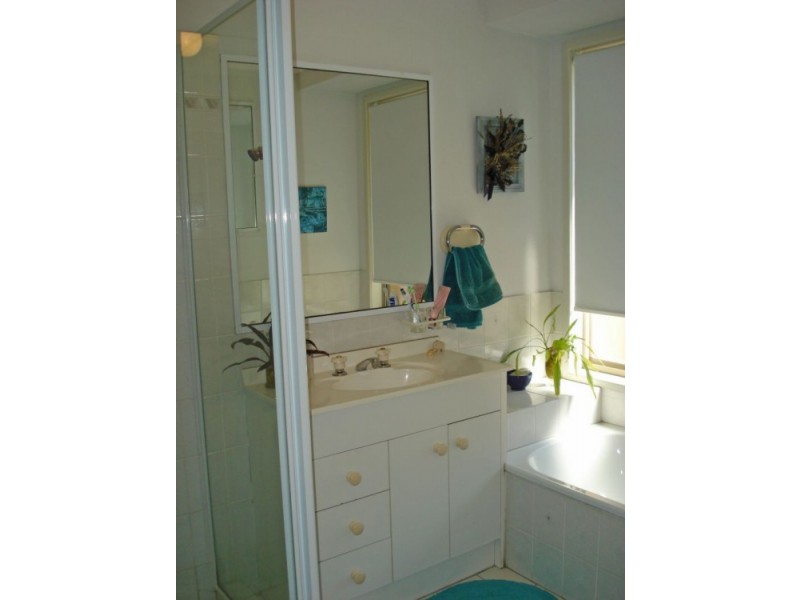 105 MacQuarie Avenue, Molendinar QLD 4214