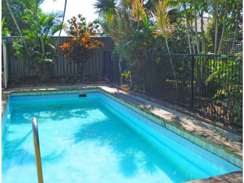 51 Surfers Avenue, Mermaid Waters QLD 4218