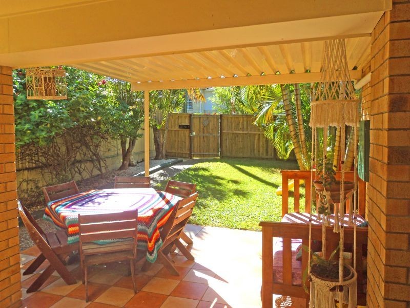 2/14 Louise Street, Southport QLD 4215