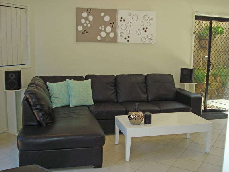 2/141 Cotlew Street, Ashmore QLD 4214