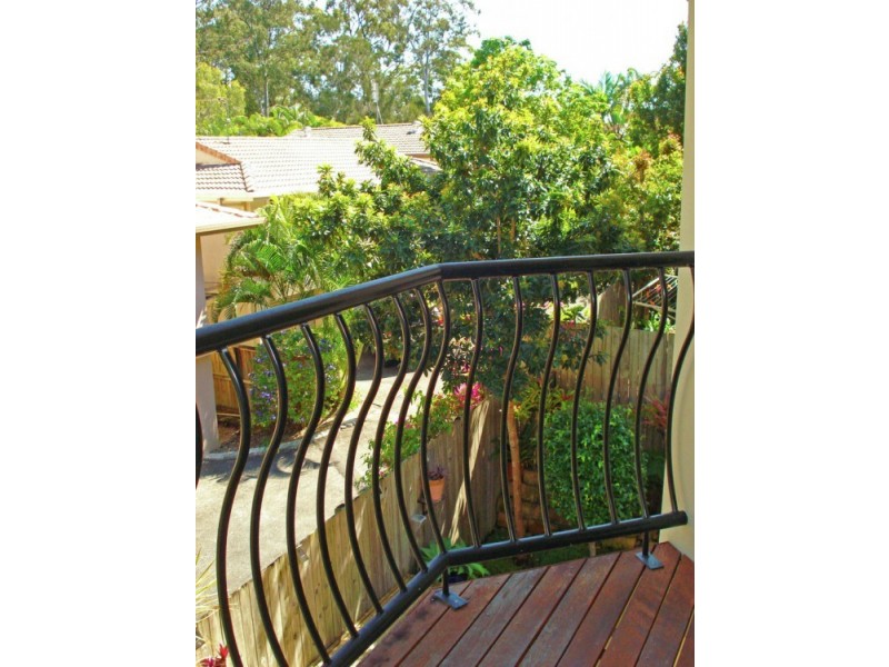 2/141 Cotlew Street, Ashmore QLD 4214