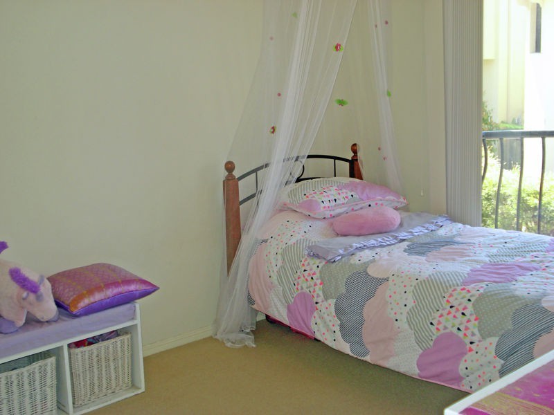 2/141 Cotlew Street, Ashmore QLD 4214