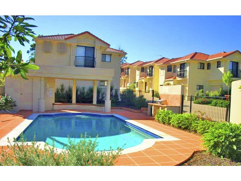 2/141 Cotlew Street, Ashmore QLD 4214