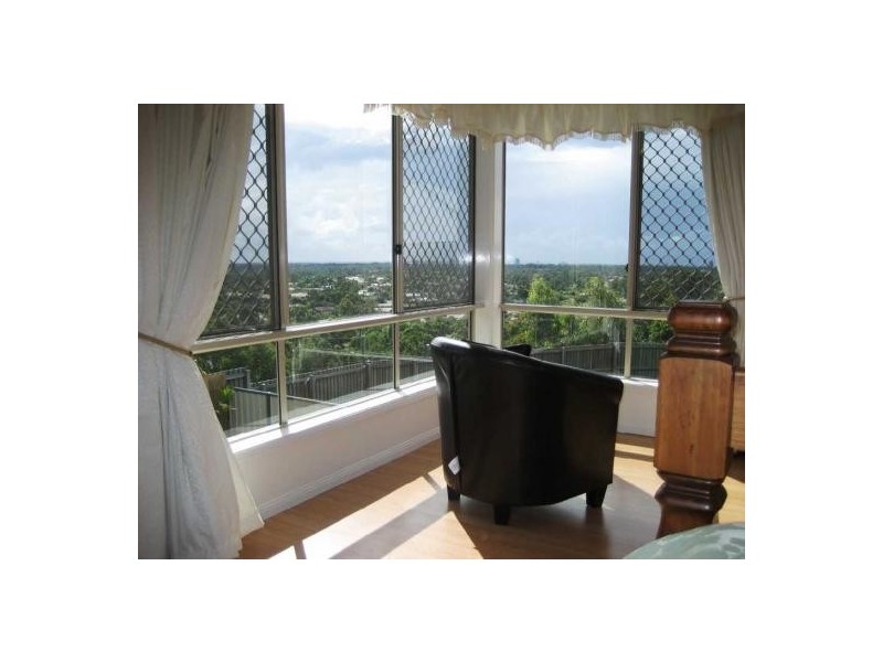 27 Zane St, Molendinar QLD 4214