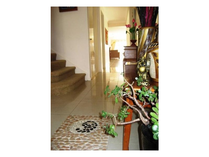 27 Zane St, Molendinar QLD 4214