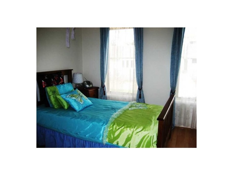 27 Zane St, Molendinar QLD 4214