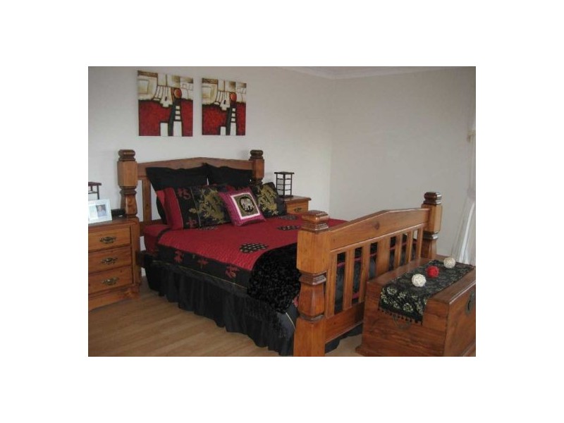 27 Zane St, Molendinar QLD 4214