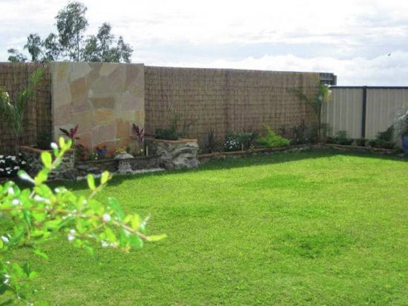 27 Zane St, Molendinar QLD 4214