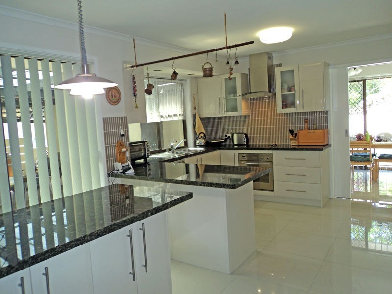 2 Tallowood Road, Ashmore QLD 4214