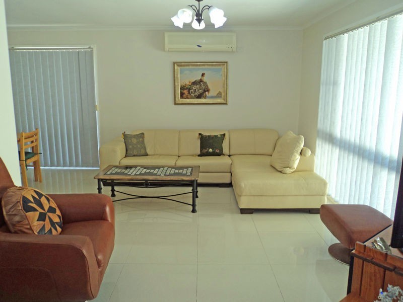 2 Tallowood Road, Ashmore QLD 4214