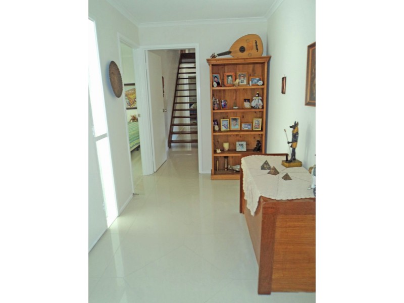 2 Tallowood Road, Ashmore QLD 4214