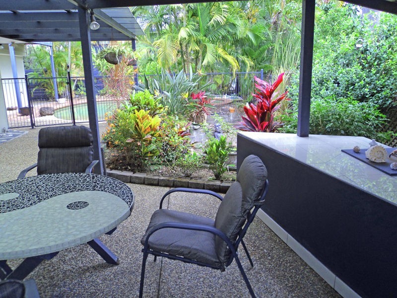 2 Tallowood Road, Ashmore QLD 4214