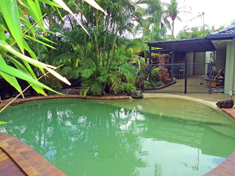 2 Tallowood Road, Ashmore QLD 4214