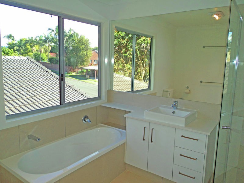 Carrara QLD 4211