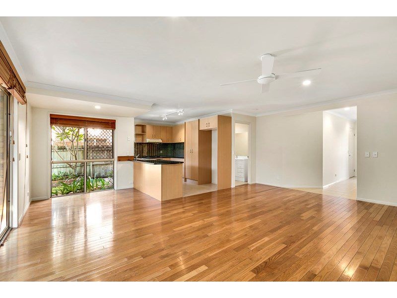 4 99 Pohlman Street, Southport QLD 4215