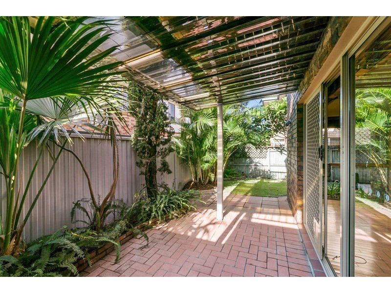 4 99 Pohlman Street, Southport QLD 4215