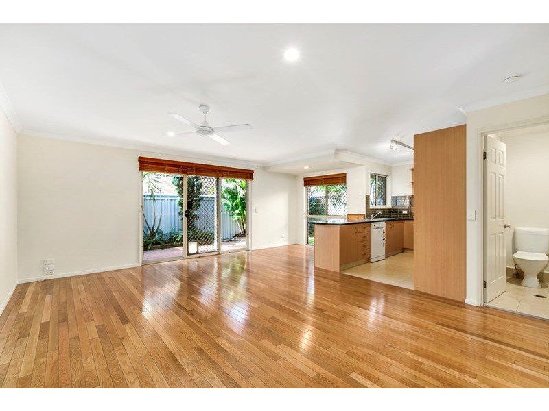 4 99 Pohlman Street, Southport QLD 4215