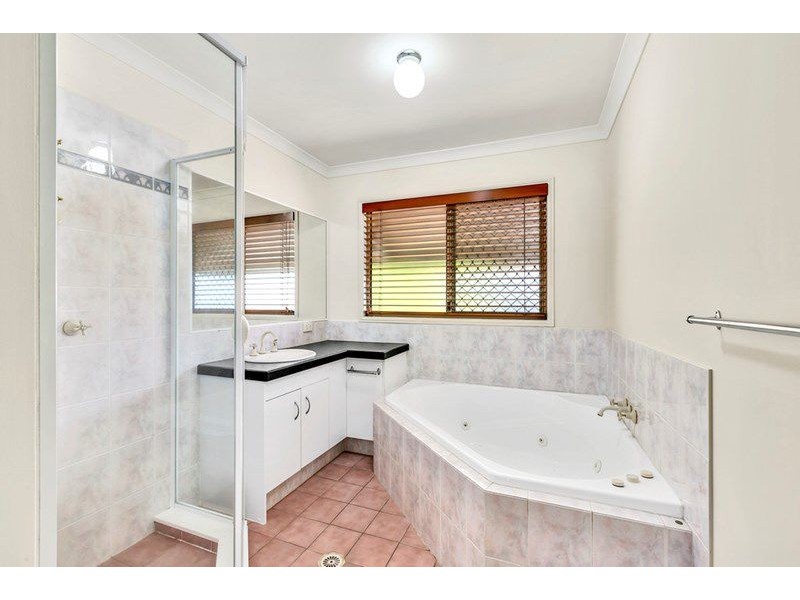 4 99 Pohlman Street, Southport QLD 4215