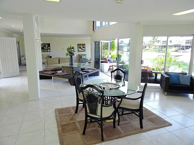 Paradise Waters QLD 4217