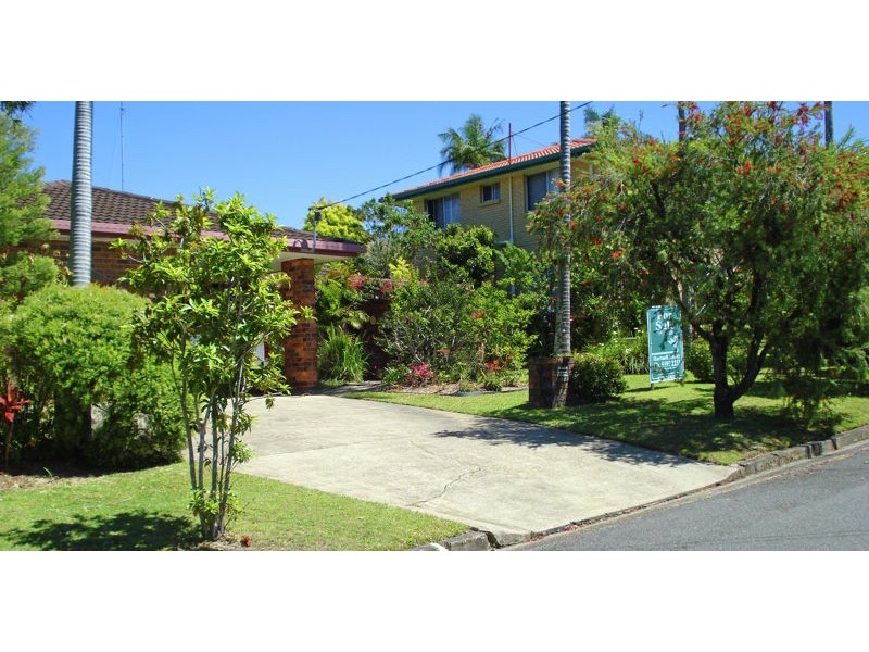 12 CRINUM CRESCENT, Southport QLD 4215