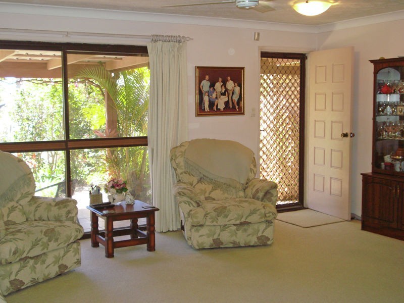 12 CRINUM CRESCENT, Southport QLD 4215