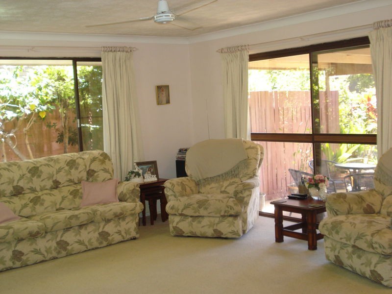 12 CRINUM CRESCENT, Southport QLD 4215